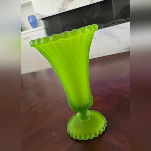 Vintage Glass Vase - Picture 2 of 12